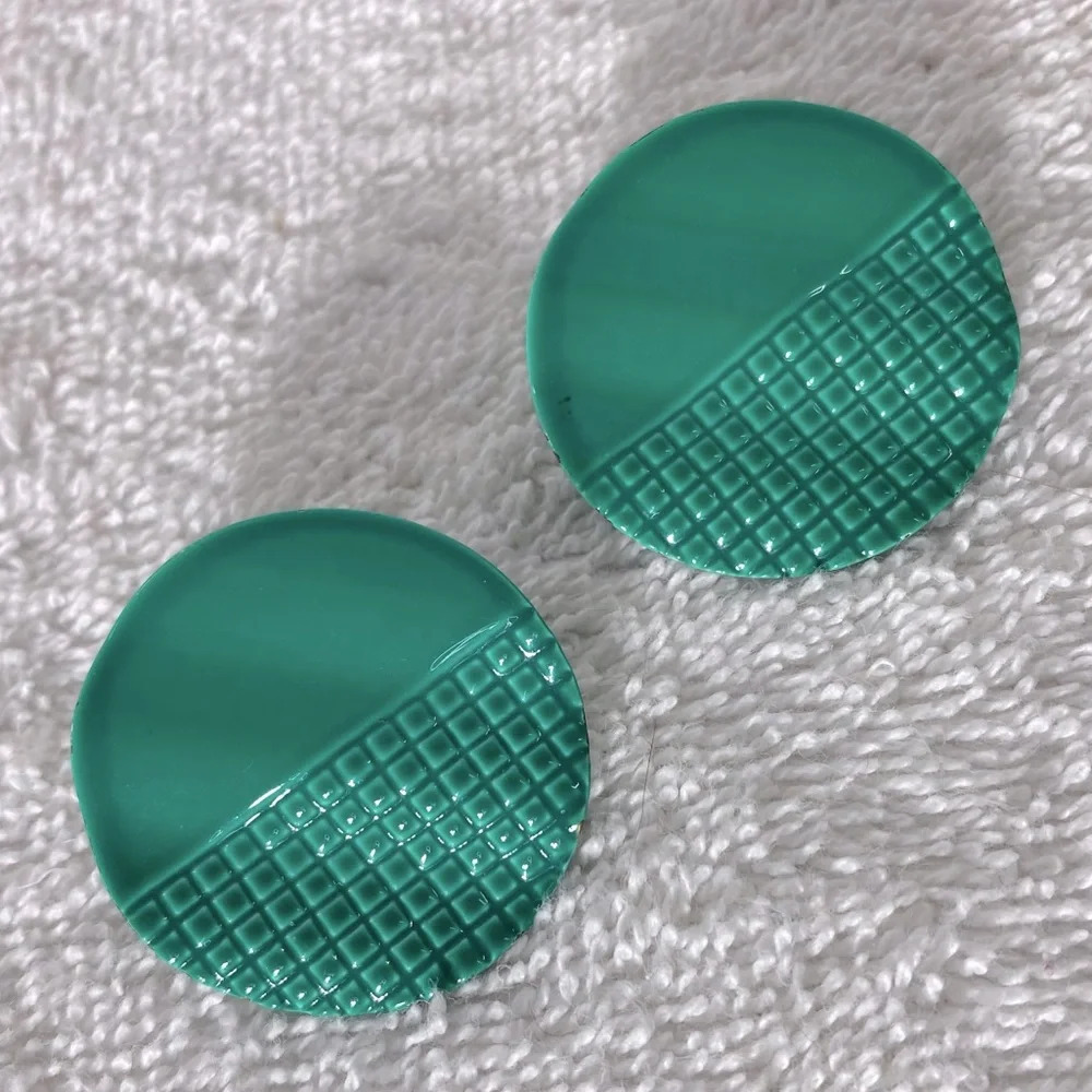 Vintage Green Painted Textured Metal Round Clip  On Earrings
